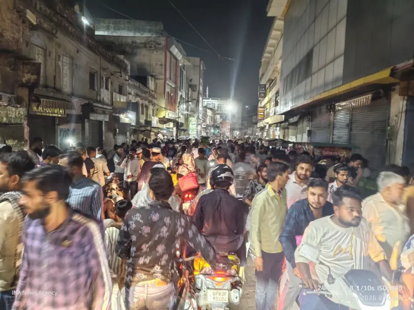 आगरा बकरा मंडी: 45 डिग्री के ‘स्मार्ट सिटी’ में इंसान और बेजुबान पानी की एक बूंद को मोहताज आगरा बकरा मंडी: 45 डिग्री के ‘स्मार्ट सिटी’ में इंसान और बेजुबान पानी की एक बूंद को मोहताज