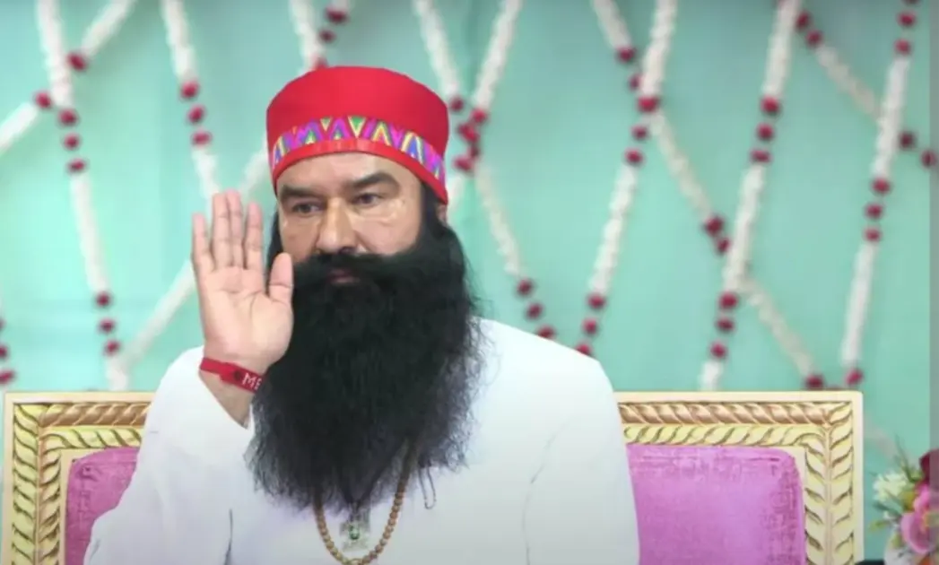 राम रहीम फिर जेल से बाहर,जुगाड़ की सत्ता और बेबस कानून: एक ‘खास’ कैदी की सुविधाजनक जेल यात्राओं का अंतहीन सिलसिला? राम रहीम फिर जेल से बाहर,जुगाड़ की सत्ता और बेबस कानून: एक ‘खास’ कैदी की सुविधाजनक जेल यात्राओं का अंतहीन सिलसिला?